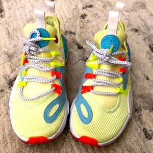 Nike Huarache Edge Psychedelic Lava Lamp Edtition